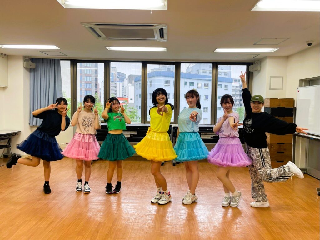 北九州小倉黒崎で初心者向けK-POPアイドルダンススクールのレッスン風景