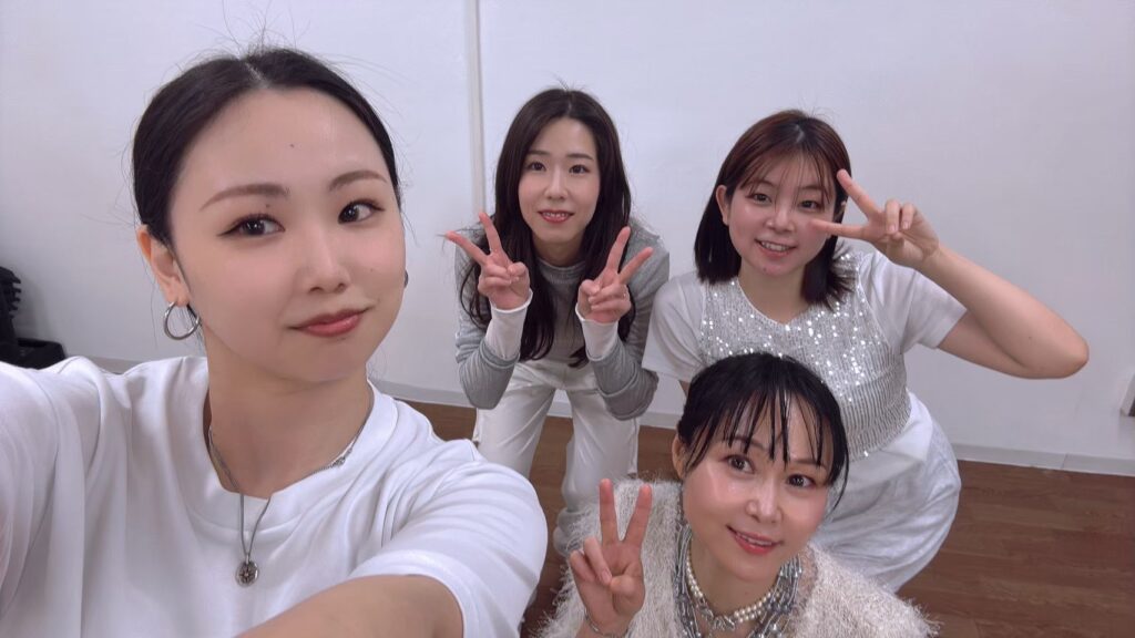 天神の初心者向けK-POPダンスレッスン風景