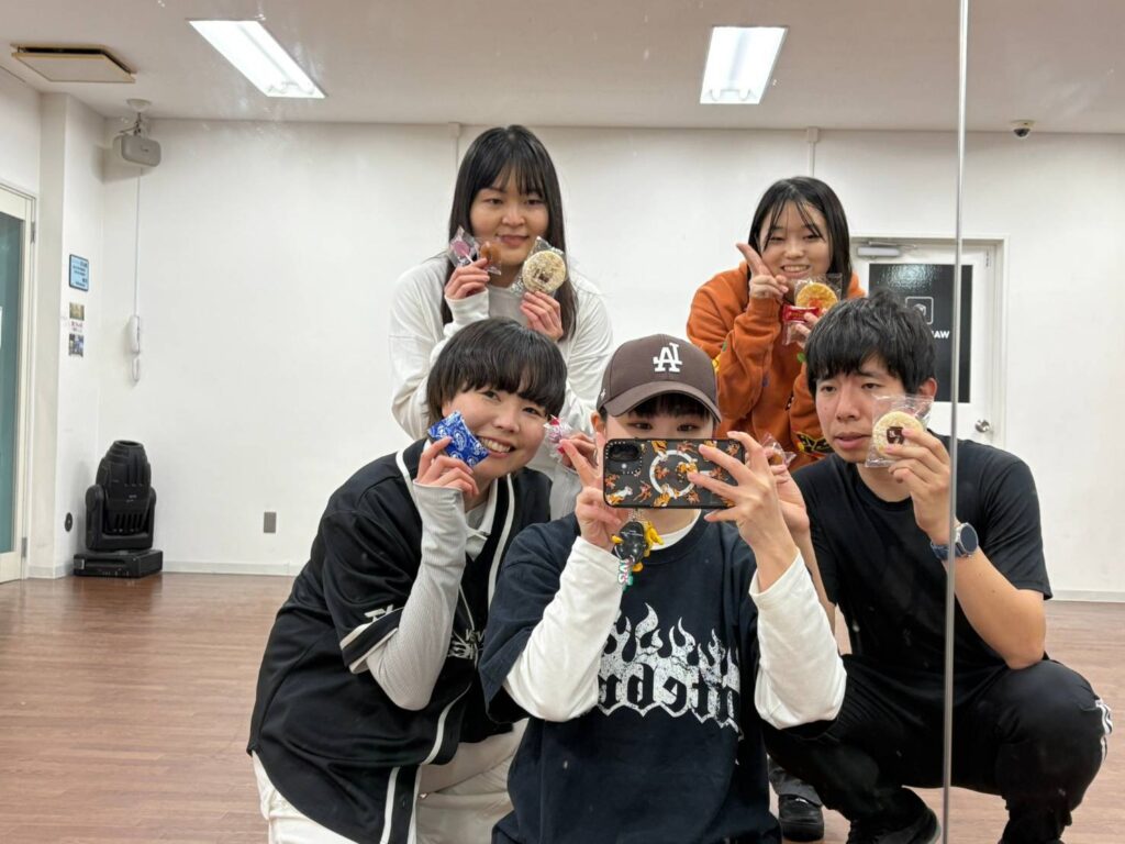 北九州でK-POPダンスを楽しむ初心者レッスン風景
