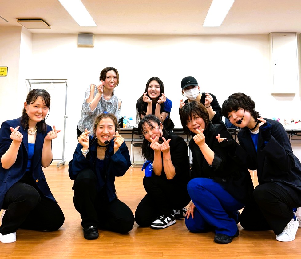 福岡天神の初心者専用K-POPダンススクールでのグループレッスン