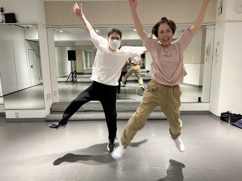 小倉のアットホームなダンススクールで踊る初心者