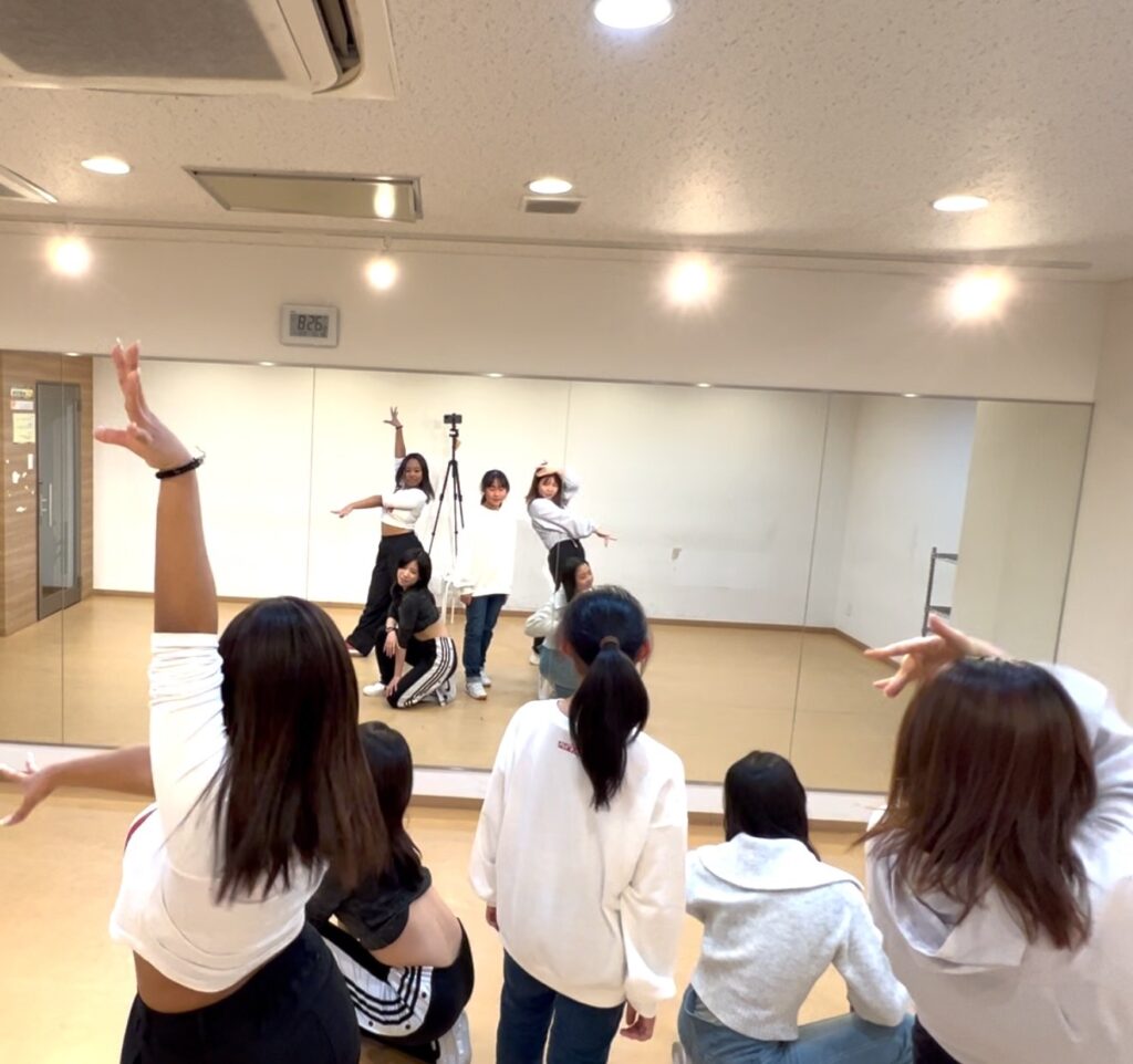 福岡天神で人気のダンス初心者ガールズヒップホップ入門レッスン