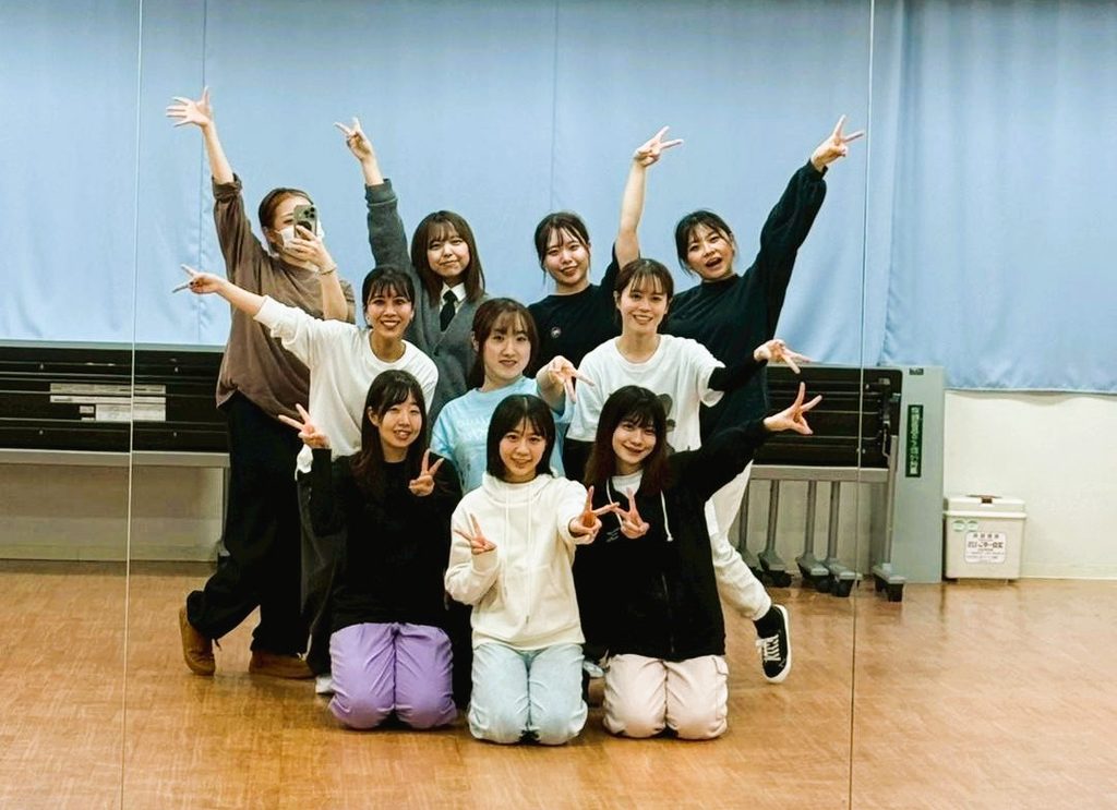 福岡ダンススクールブライトの少人数制レッスンに参加する女性会員