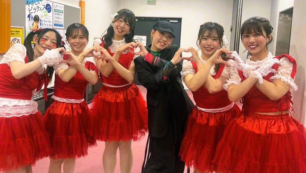 小倉2号店でJ-POPアイドルダンスレッスン後の集合写真